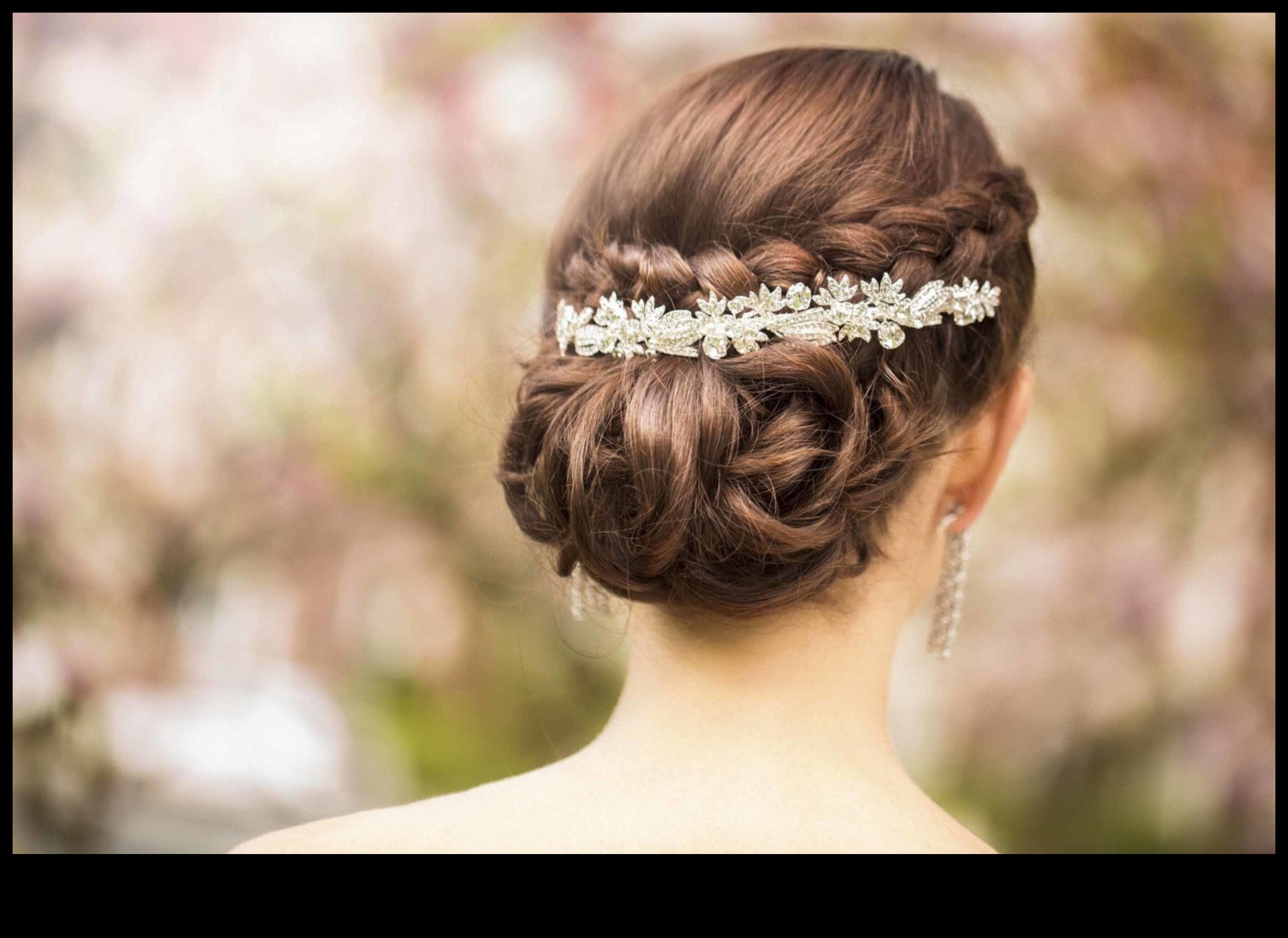 רנסנס רומנטי מראה מודרני של תסרוקות ארוכות קלאסיות 5 רנסנס רומנטי: החייאת תסרוקות ארוכות קלאסיות עם טוויסט