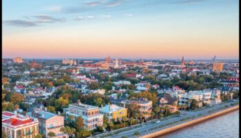 Footfall Fantasia: מדריך לטיולים עירוניים דמיוניים