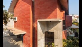 גחמה אדריכלית: החדרת שובבות לעיצובי בניין