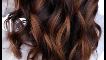 גלים מלוטש וישר או נפח: אפשרויות למרקם ברונטית